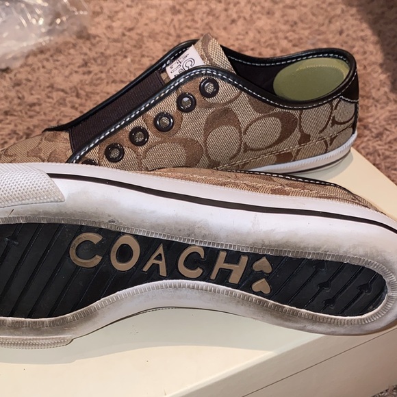 COACH - Bev Signature C Tan Sneakers - Picture 6 of 7